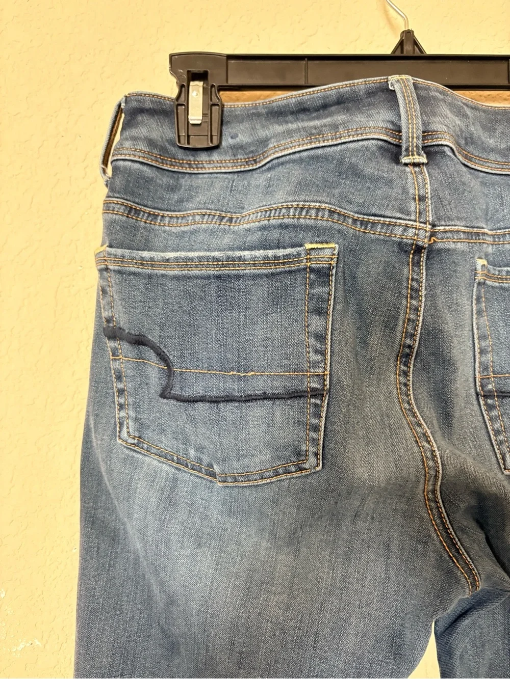 American Eagle Outfitters Kick Boot Medium Wash Mid-Rise Jeans Size 29”